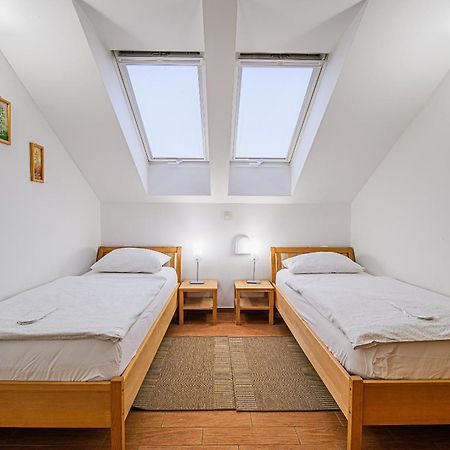 Apartments Maleric With Indoor Pool And Wellness Dragatus Bagian luar foto