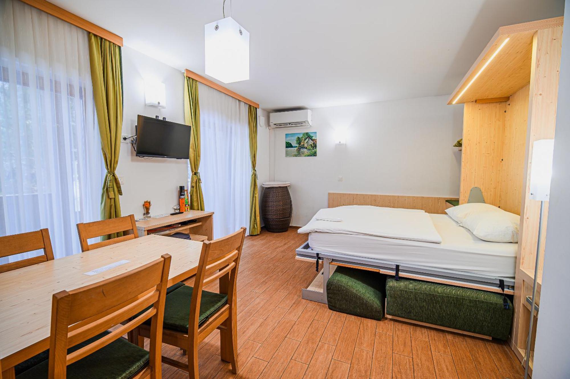 Apartments Maleric With Indoor Pool And Wellness Dragatus Bagian luar foto