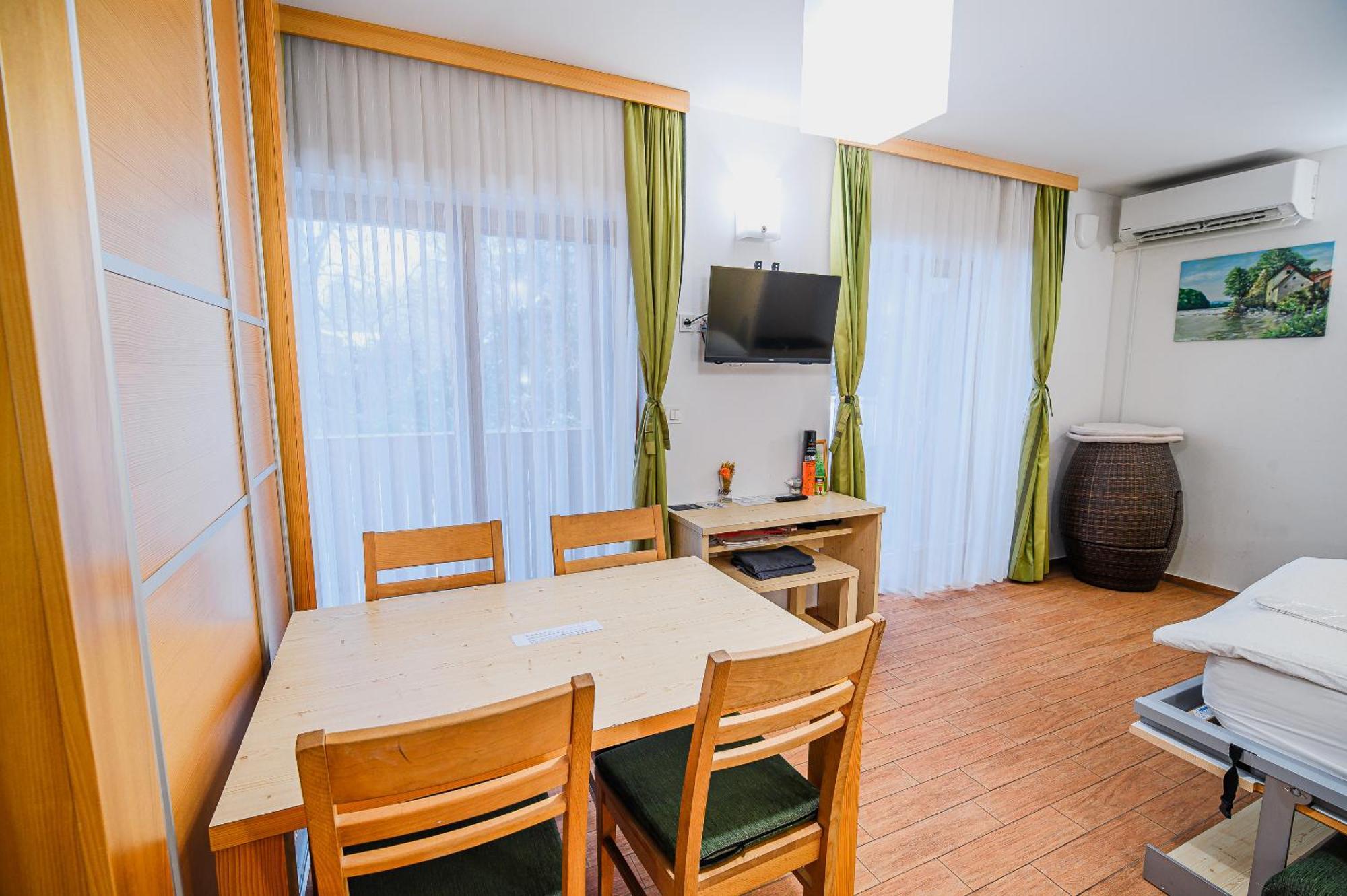 Apartments Maleric With Indoor Pool And Wellness Dragatus Ruang foto