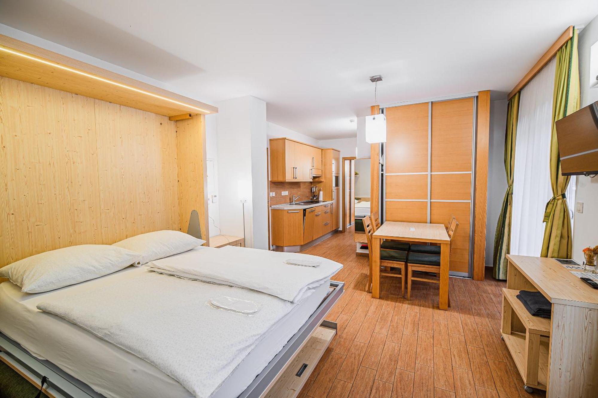 Apartments Maleric With Indoor Pool And Wellness Dragatus Bagian luar foto
