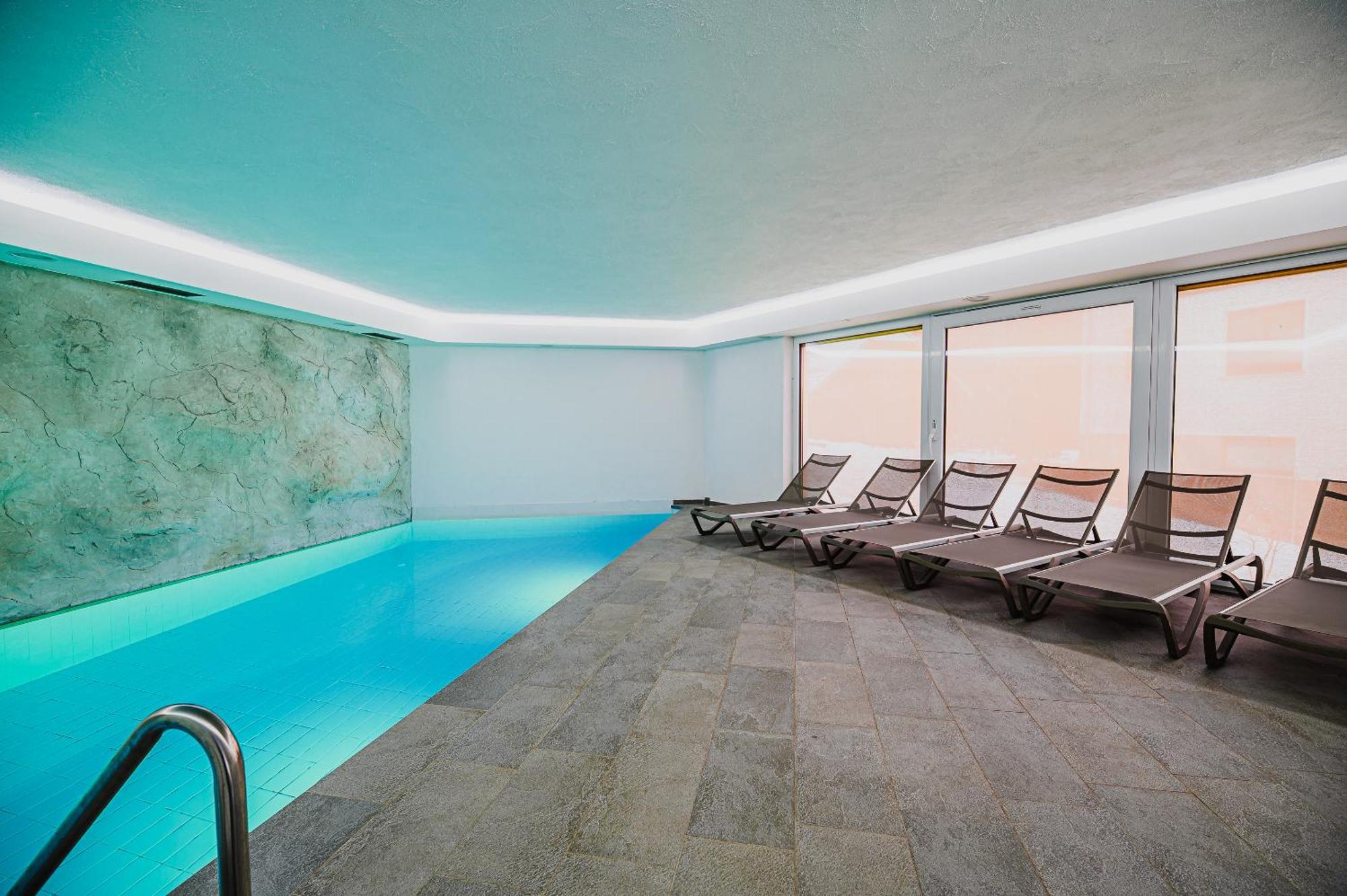 Apartments Maleric With Indoor Pool And Wellness Dragatus Bagian luar foto