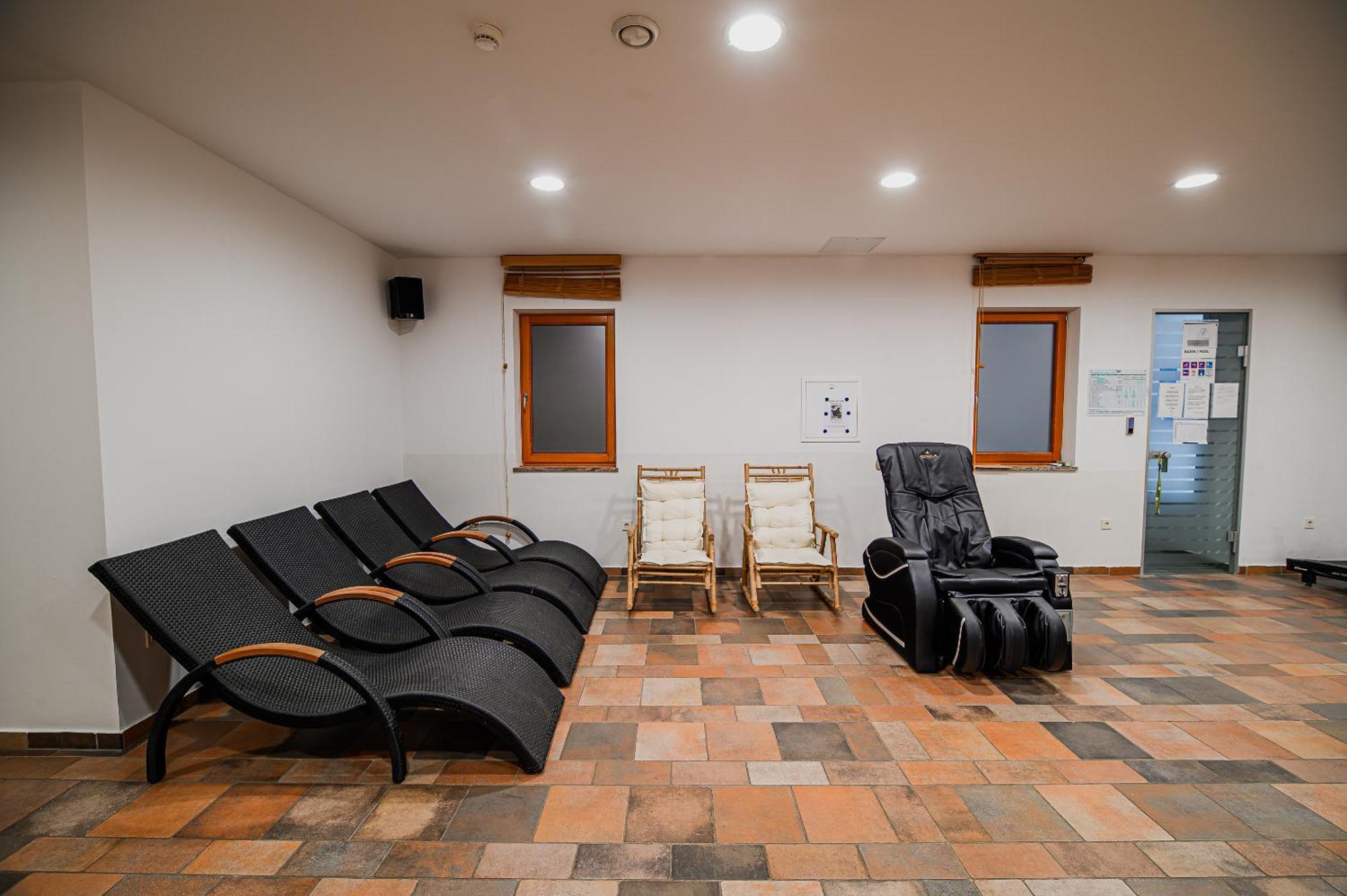 Apartments Maleric With Indoor Pool And Wellness Dragatus Bagian luar foto