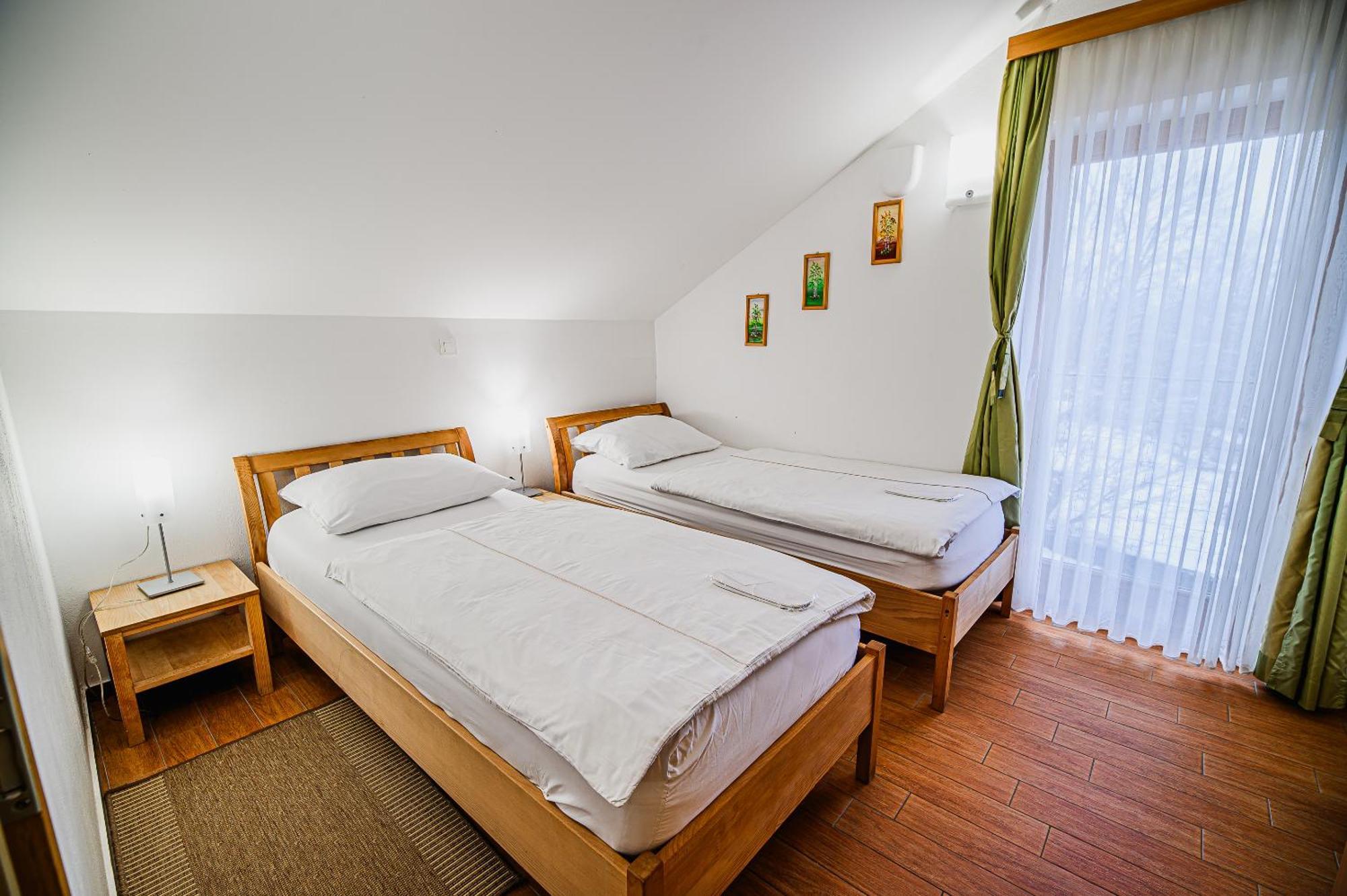 Apartments Maleric With Indoor Pool And Wellness Dragatus Bagian luar foto