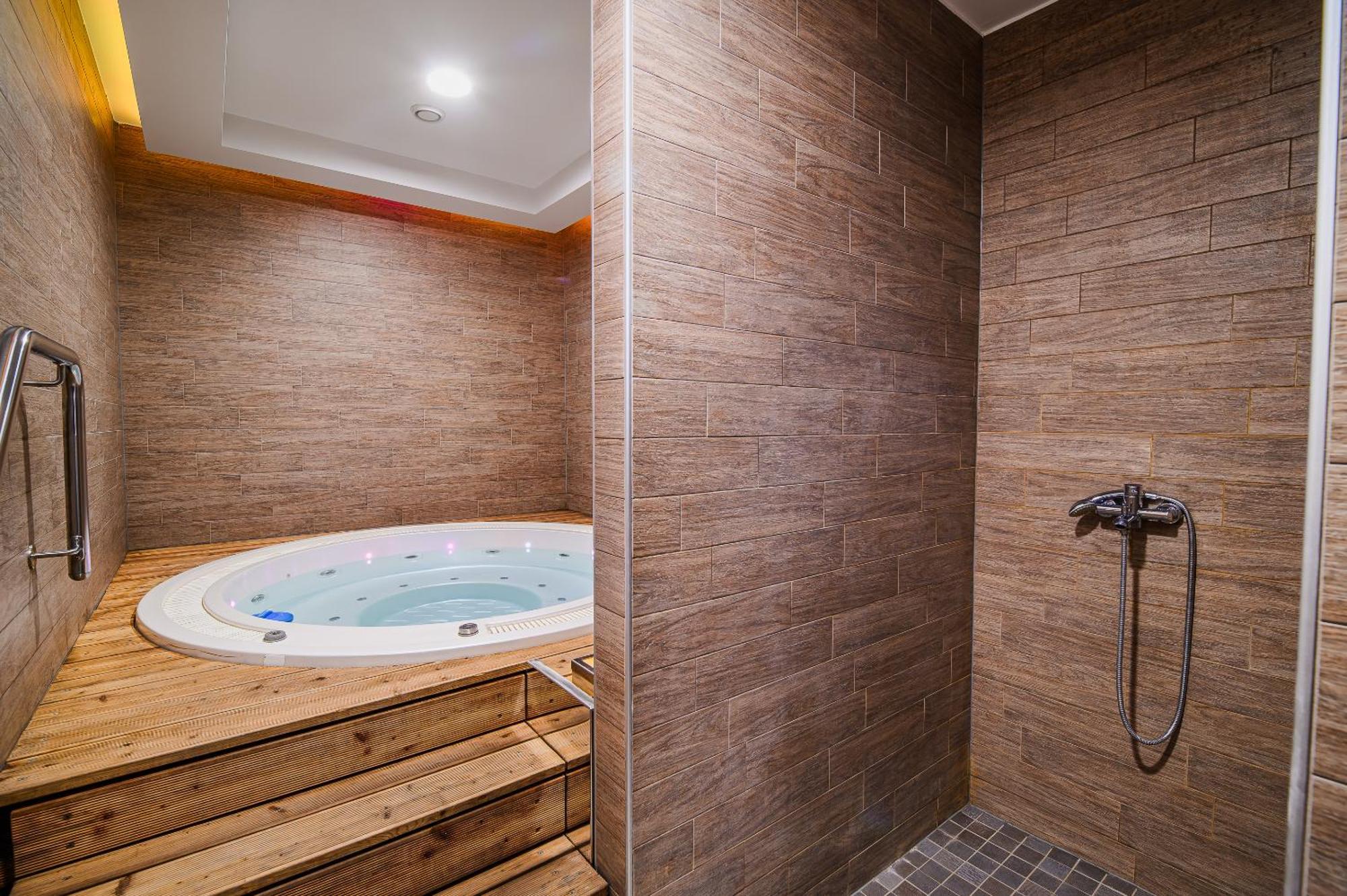 Apartments Maleric With Indoor Pool And Wellness Dragatus Bagian luar foto